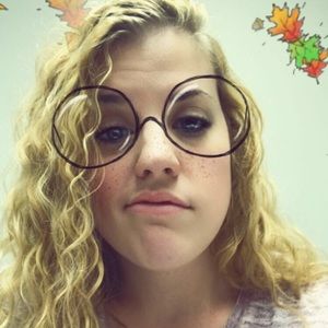 Meet your Posher, Genna